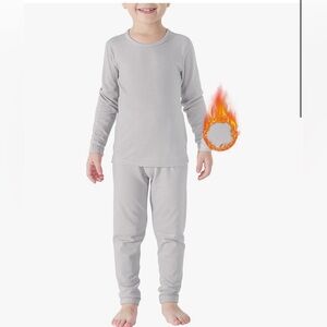 Boy thermal clothes, size 4T, excellent condition!